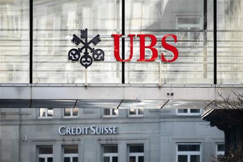 Hệ quả đáng quan ngại của vụ sáp nhập UBS và Credit Suisse