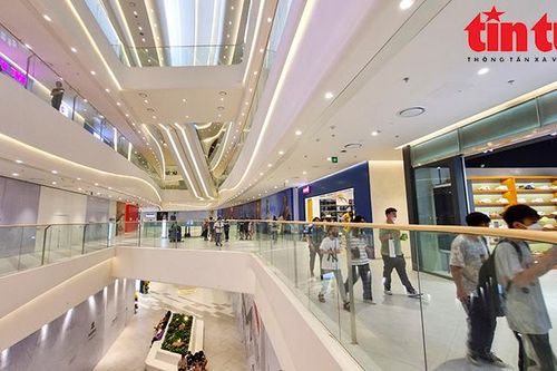 Quang cảnh tổ hợp thương mại Lotte lớn nhất Việt Nam ngày đầu đi vào hoạt động