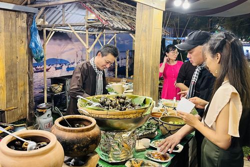 TP Hồ Chí Minh khai thác kinh tế đêm để 'kéo' du khách