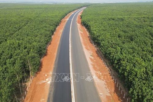 Đoạn cao tốc Phan Thiết - Dầu Giây bị ngập nước đã lưu thông trở lại