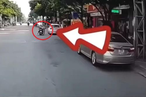 Nhặt được điện thoại đánh rơi trên đường, cô gái vội vã làm điều không tưởng