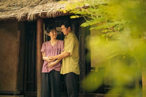 Oanh Kiều 'có bầu' với Jack Long trong MV mới