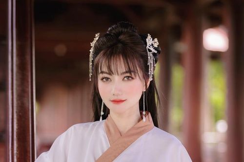 Nữ rapper người Mỹ lai Việt - Yuni Boo ra MV âm nhạc cổ trang