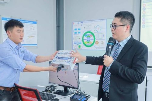Khai trương Trung tâm Chẩn đoán, sửa chữa và mô phỏng ô tô