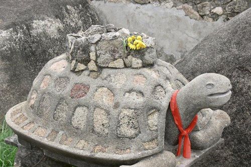 Những phiến đá kỳ bí ở Bảy Núi