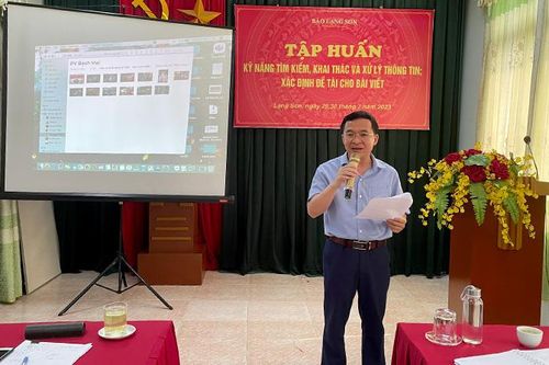 Hơn 30 phóng viên, biên tập viên dự tập huấn kỹ năng tìm kiếm, khai thác và xử lý thông tin