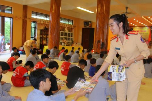 Tuyên truyền về an toàn giao thông và phòng chống đuối nước cho thanh, thiếu niên