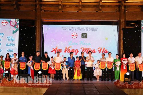 Liên hoan Âm vang mùa hạ và đội tuyên truyền măng non hè 2023