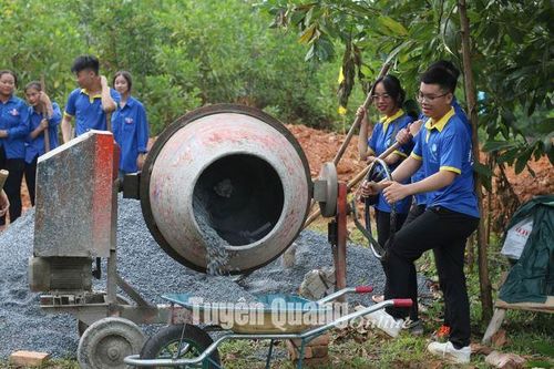 Nhiều hoạt động tình nguyện hè tại Sơn Dương