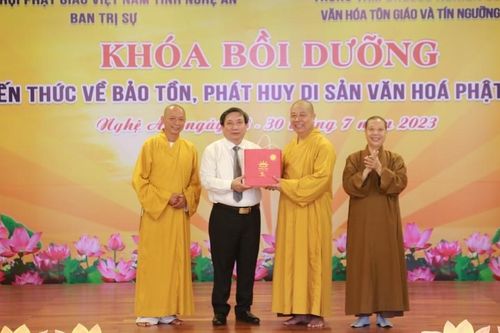 Nghệ An: Tổ chức khóa bồi dưỡng kiến thức về bảo tồn, phát huy di sản văn hóa Phật giáo