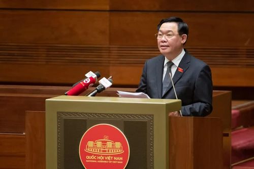 Hoàn thiện hệ thống pháp luật, bảo vệ quyền và lợi ích chính đáng của người lao động