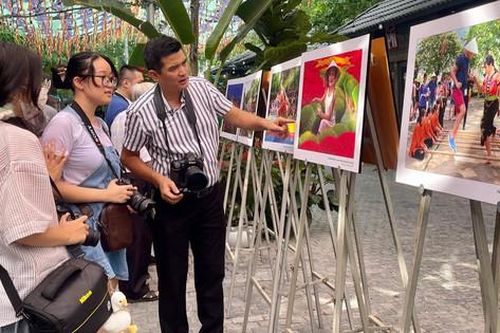 Liên hoan Ảnh nghệ thuật khu vực Hà Nội 2023 'Hà Nội - Hội nhập và phát triển'