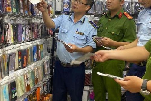 Thành phố Hồ Chí Minh: Hơn 27.000 sản phẩm thiết bị điện thoại di động không rõ nguồn gốc