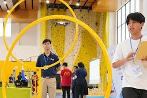 Hơn 100 thí sinh phía Nam dự thi lập trình drone quốc tế năm 2023