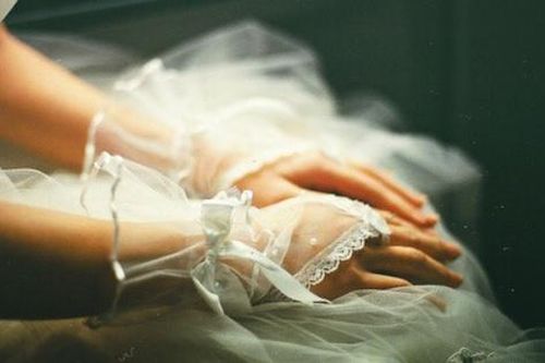 Chú rể biến mất khỏi hôn lễ vì người yêu cũ đòi tự tử