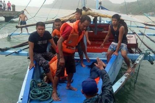 Gió to làm lật thuyền khiến ít nhất 25 người chết ở Philippines