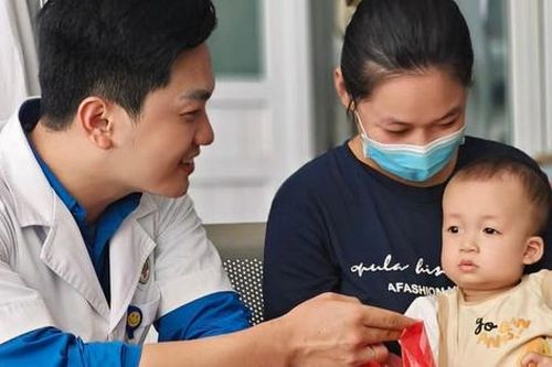 Công tác xã hội trong y tế đóng góp tích cực cho việc chăm sóc toàn diện người bệnh
