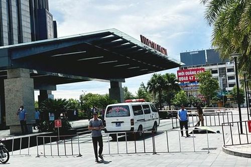 Hà Tĩnh: Bắt hung thủ gây án mạng trước sảnh trung tâm thương mại