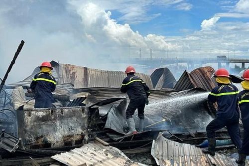Quảng Ngãi: Cháy quán chè gần cầu Trà Bồng