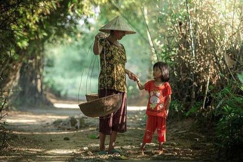 Ngẫm ngợi cuối tuần: Mong mẹ về chợ