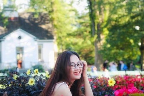 Nữ sinh Việt tại Canada tốt nghiệp đại học với GPA tuyệt đối