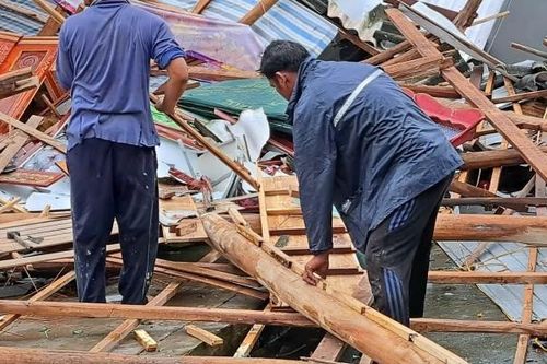 Bạc Liêu: Mưa giông làm 2 người thương vong và 59 căn nhà bị sập, tốc mái