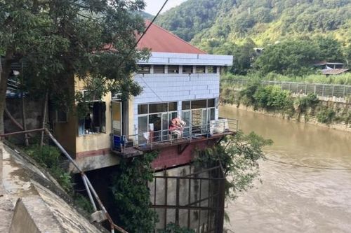 Nhà máy nước Lào Cai bị sét đánh cháy thiết bị trị giá 500 triệu đồng