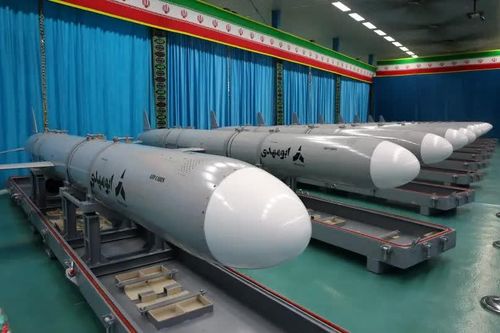 Iran tuyên bố sở hữu tên lửa hành trình dẫn đường bằng AI