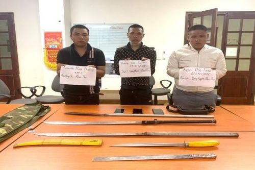 Bắt nhóm đối tượng kéo lê hung khí, gây náo loạn khu vực Thành cổ Sơn Tây