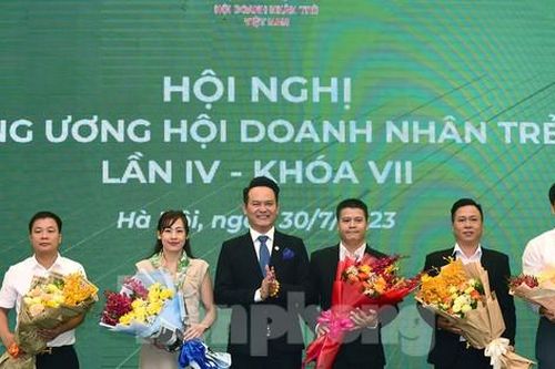 Trung ương Hội Doanh nhân trẻ Việt Nam kiện toàn nhân sự, thành lập thêm câu lạc bộ