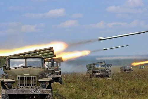 Pháo phản lực Nga dội 'mưa lửa' ở Ukraine