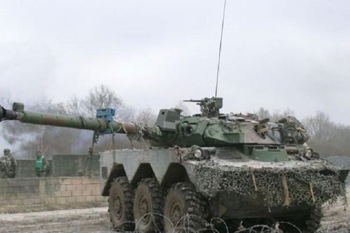 Video binh sĩ Nga thu giữ nguyên vẹn xe tăng Pháp ở Ukraine