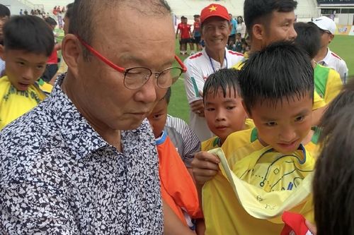 HLV Park Hang Seo, Công Vinh gây sốt với người hâm mộ Bà Rịa - Vũng Tàu