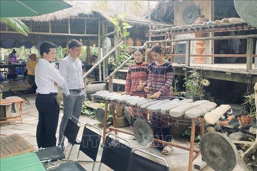 Phú Yên: Đưa nghệ thuật đàn đá vào phục vụ khách du lịch