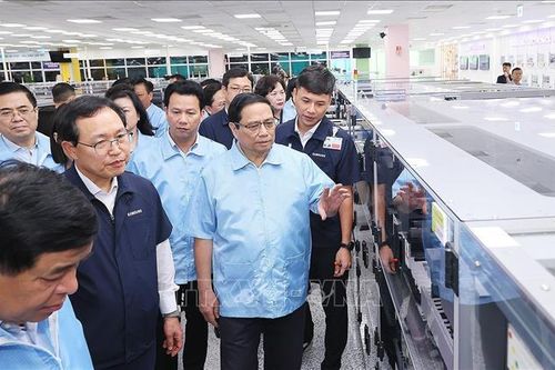 Thủ tướng thăm và làm việc tại Công ty TNHH Samsung Việt Nam