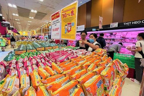 Giải pháp giúp ngăn 'làn sóng' hàng hóa tăng giá theo lương