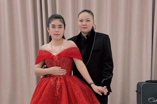 Cặp đôi LGBT 'cô hai báo' bất ngờ đăng ảnh mặc đồ cưới