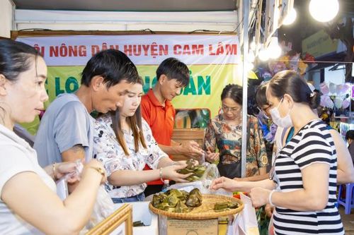 Phiên chợ nông sản 2023: Doanh thu 6,5 tỷ đồng