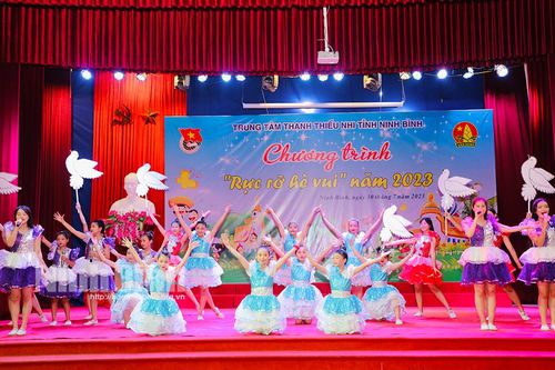 Tổ chức chương trình Rực rỡ hè vui