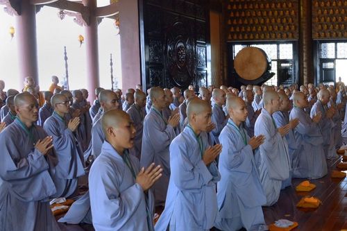 Tại sao phải lạy Phật?