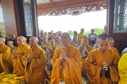 Bình Phước: Hội Cựu chiến binh TT.Đức Phong tổ chức lễ cầu siêu và cúng dường trường hạ