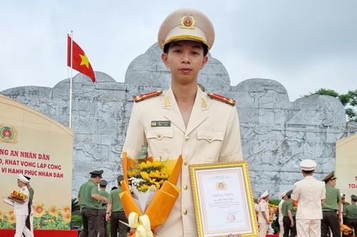 Người cán bộ trẻ gương mẫu trong thực hiện các phong trào