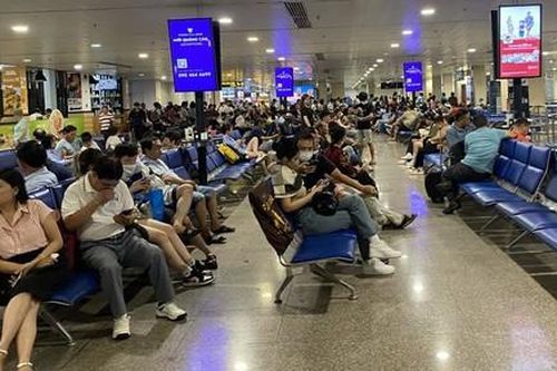 Sa thải phi công dương tính với ma túy: Tính mạng hành khách là trên hết