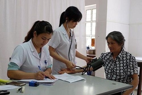 Hà Nội sẽ có chính sách thu hút bác sĩ về công tác tại trạm y tế xã, phường, thị trấn