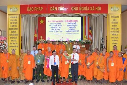 Giữ gìn, phát huy bản sắc văn hóa truyền thống tốt đẹp của dân tộc