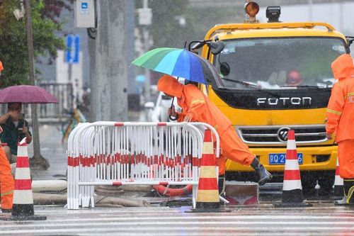 Hàng chục nghìn người ở Bắc Kinh phải tháo chạy