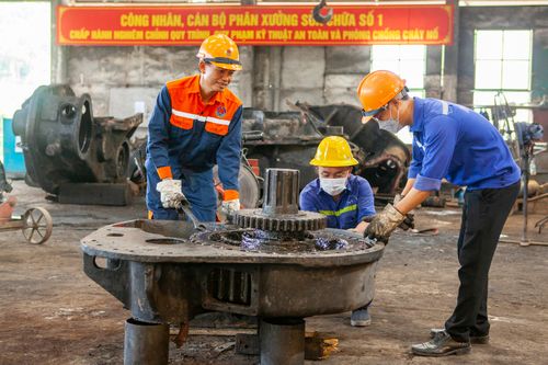 Người Thợ mỏ nguyện một lòng đi theo Đảng