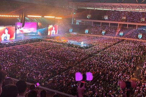 BlackPink gây 'bão' trên sân Mỹ Đình