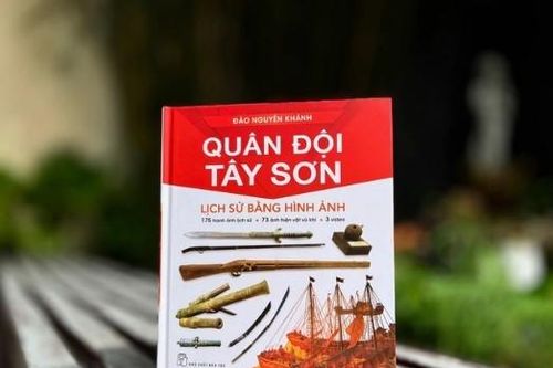 Sách lịch sử gần 250 hình ảnh chân thực về quân đội Tây Sơn