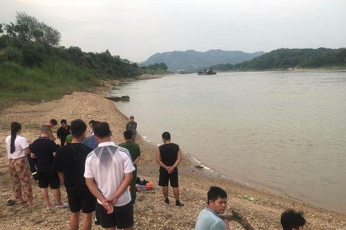 Thêm một nạn nhân đuối nước ở bãi tắm tự phát trên sông Lô